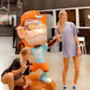 Meet your Posher, Chloe